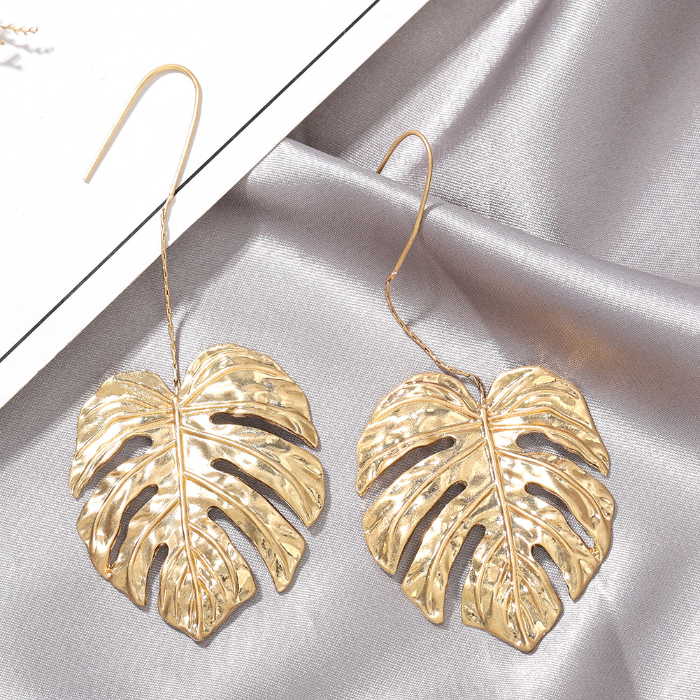 Fashion Metal Leaf Earrings Personality Punk Leaf Creative Fashion Earrings Simple Texture Earrings Wholesale Nihaojewelry display picture 9