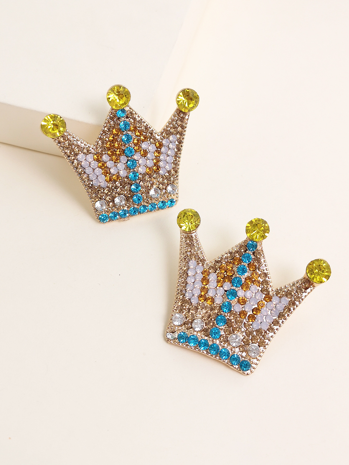 Fashion New  Crown  For Women Full Of  Diamond Cute Simple  Earrings  Nihaojewelry Wholesale display picture 6