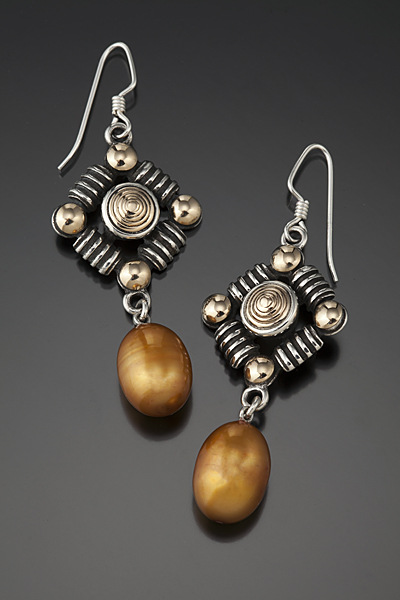 Bohemia new antique pearl earrings European and American fashion gold coffee pearl pendant necklace