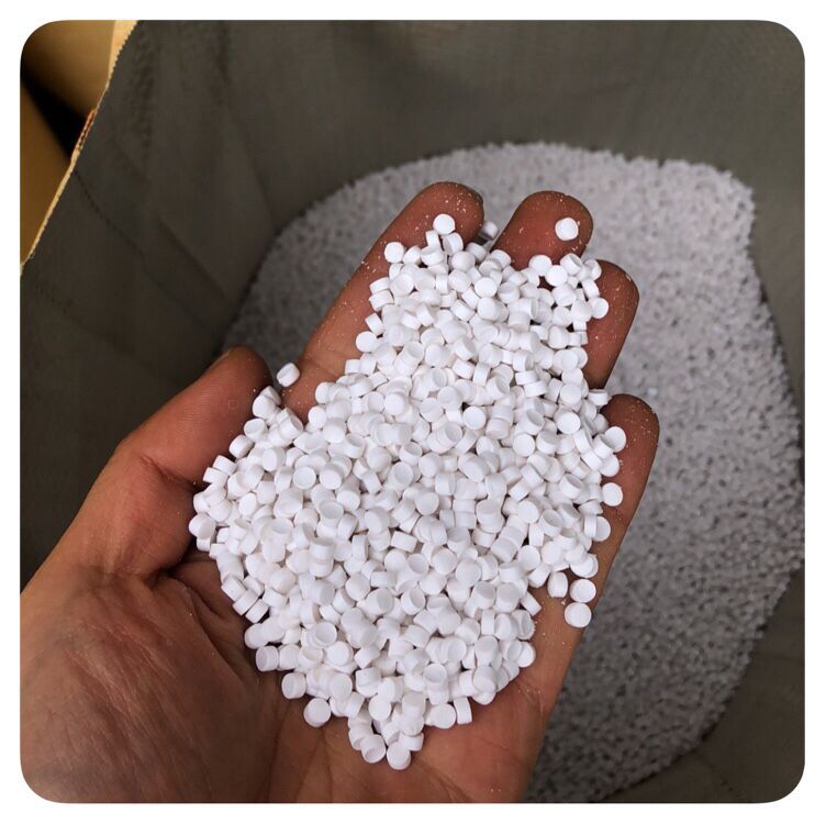 钛白硬质PVC新料级塑料粒子颗粒白色料 吹膜 吹塑专用