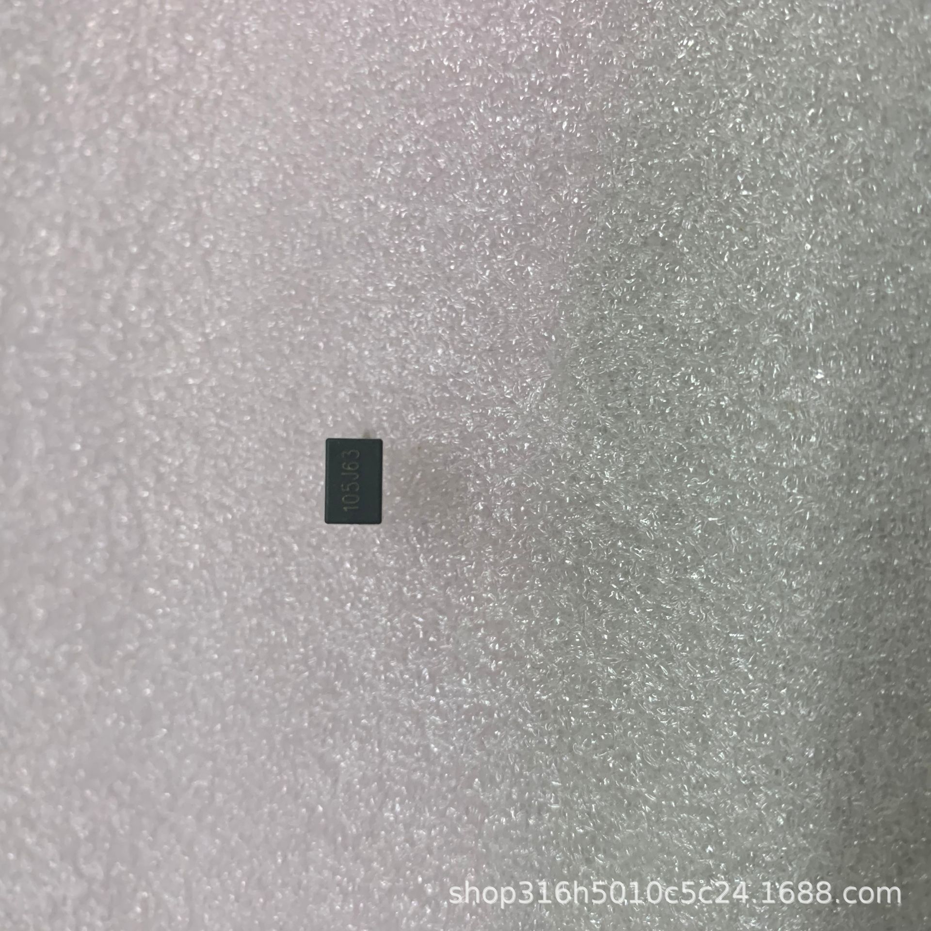 较正105J63V 小方块1UF100V 铜脚5MM 厚度4.5MM 原装灰色法拉电容
