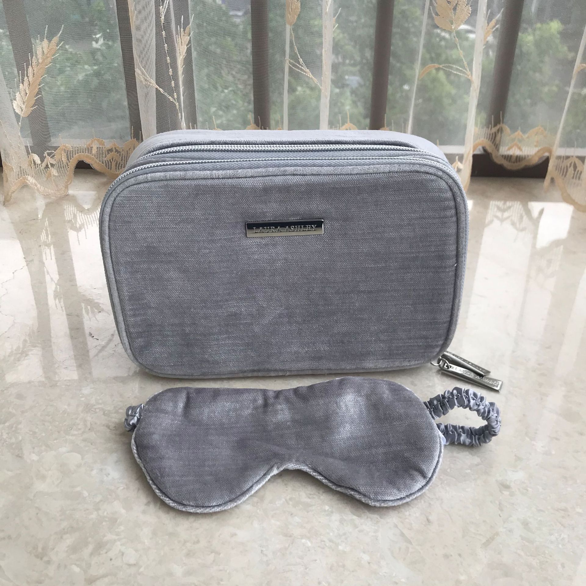 外贸原单 灯芯绒化妆包组(化妆包+眼罩)旅行便携式洗漱包护眼罩