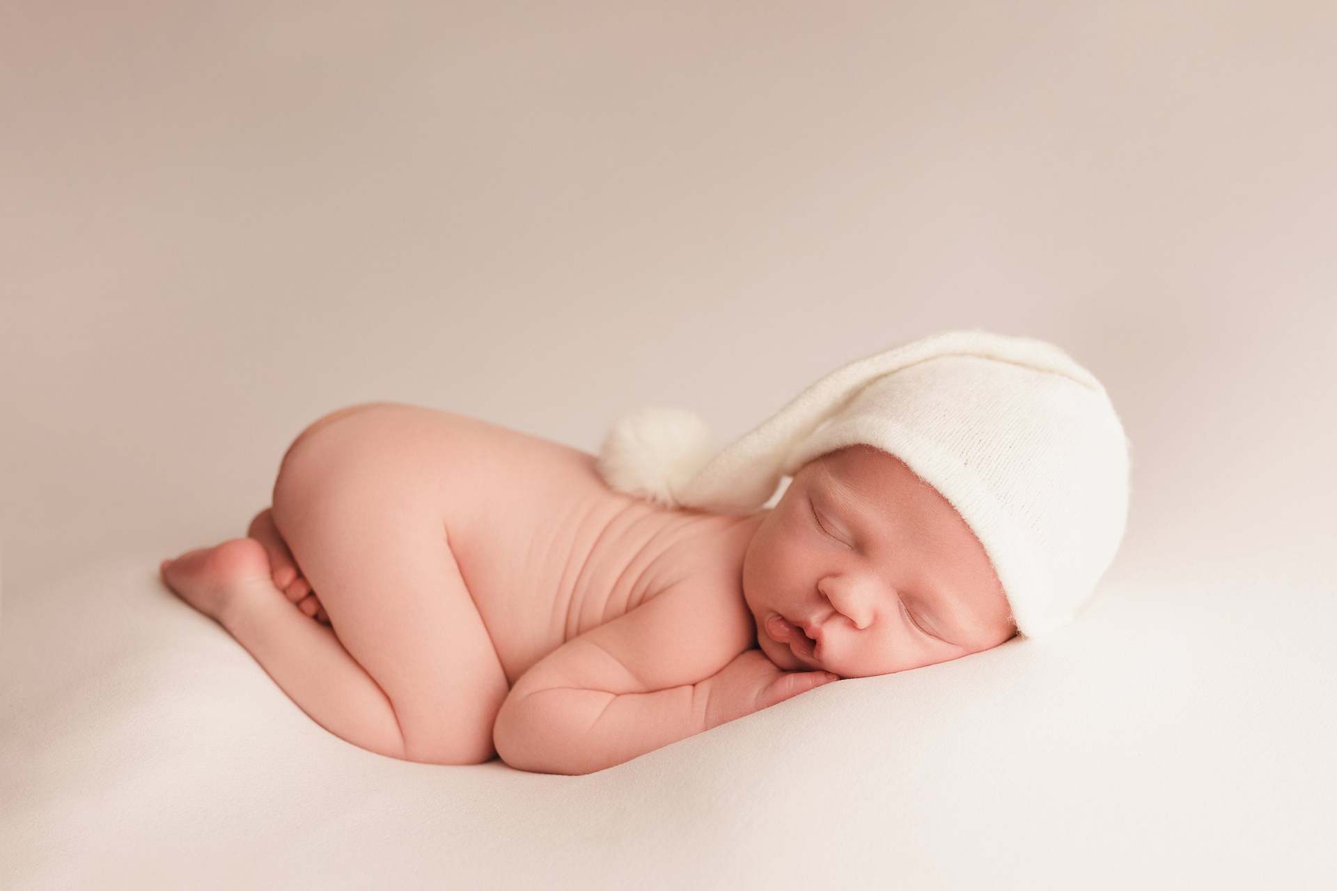 Baby Mädchen Babys Einfacher Stil Einfarbig Pompons Babymütze display picture 5