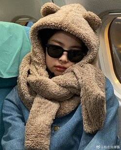 Jennie������ͬ��ë�qС�ܶ���ñ�Ӈ���һ�w�n����Ů������ů����