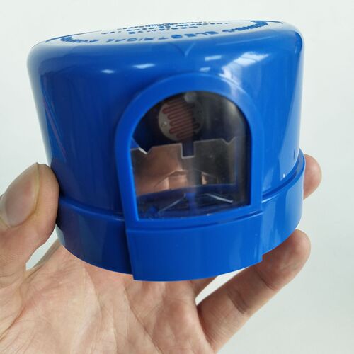 CE certified twist lock smart light control switch LED street light controller light sensor switch 12V220V with base