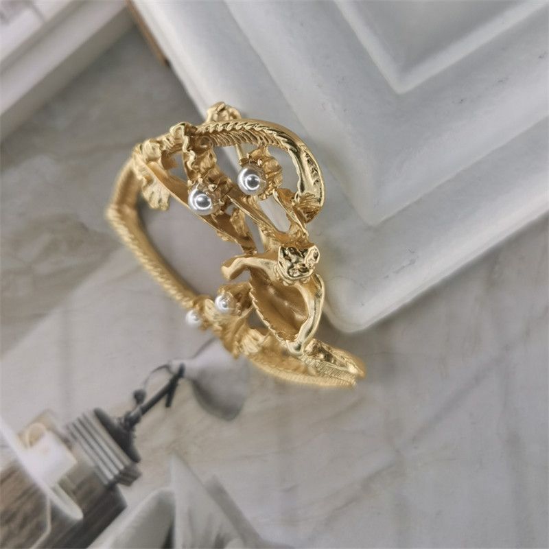 Alloy Material Heart Shape Pattern Simple Style Pin Heart Shape Alloy Inlay Artificial Pearls Women's Brooches