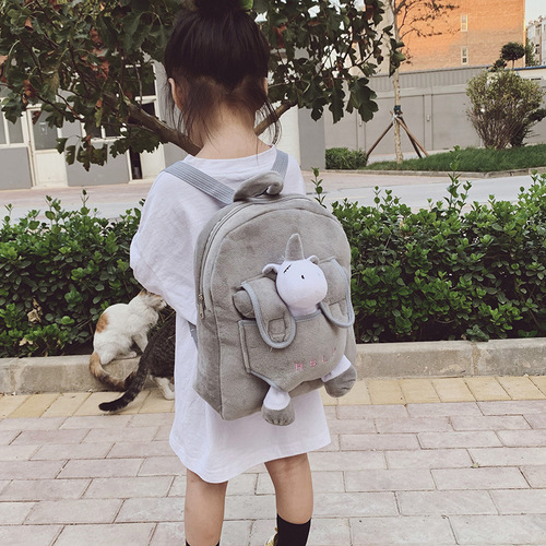 Super cool children's backpack, cute Xincheng children's schoolbag, kindergarten autumn and winter small backpack for boys and girls to prevent loss