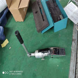 消防救援手动液压扩张机 液压法兰分离器 手动液压开缝器 图片
