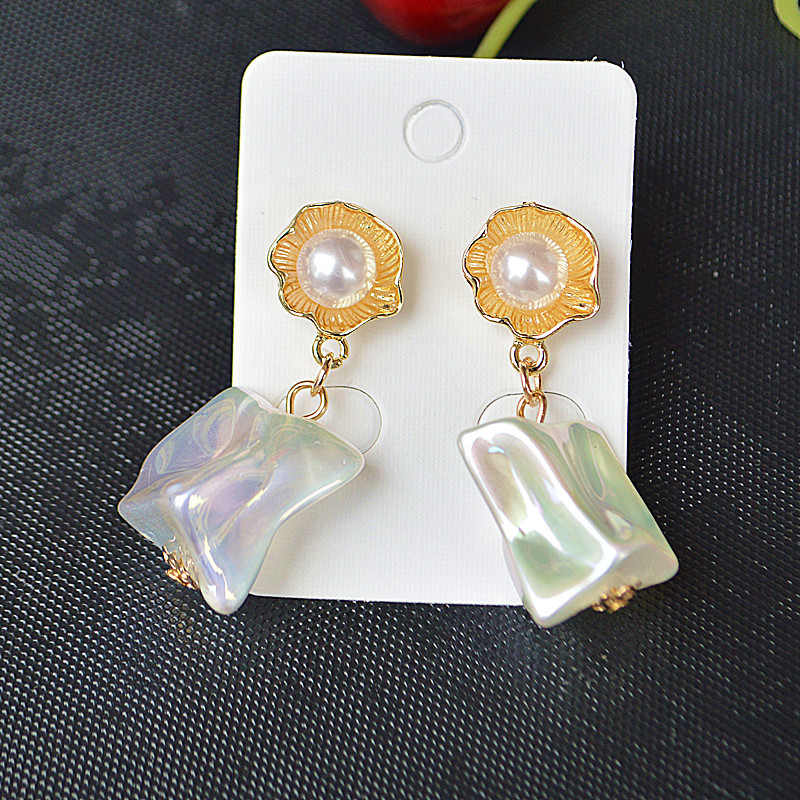 Plating Design S925 Silver Needle Fashion Shell Beads Long Retro Pearl Earrings
