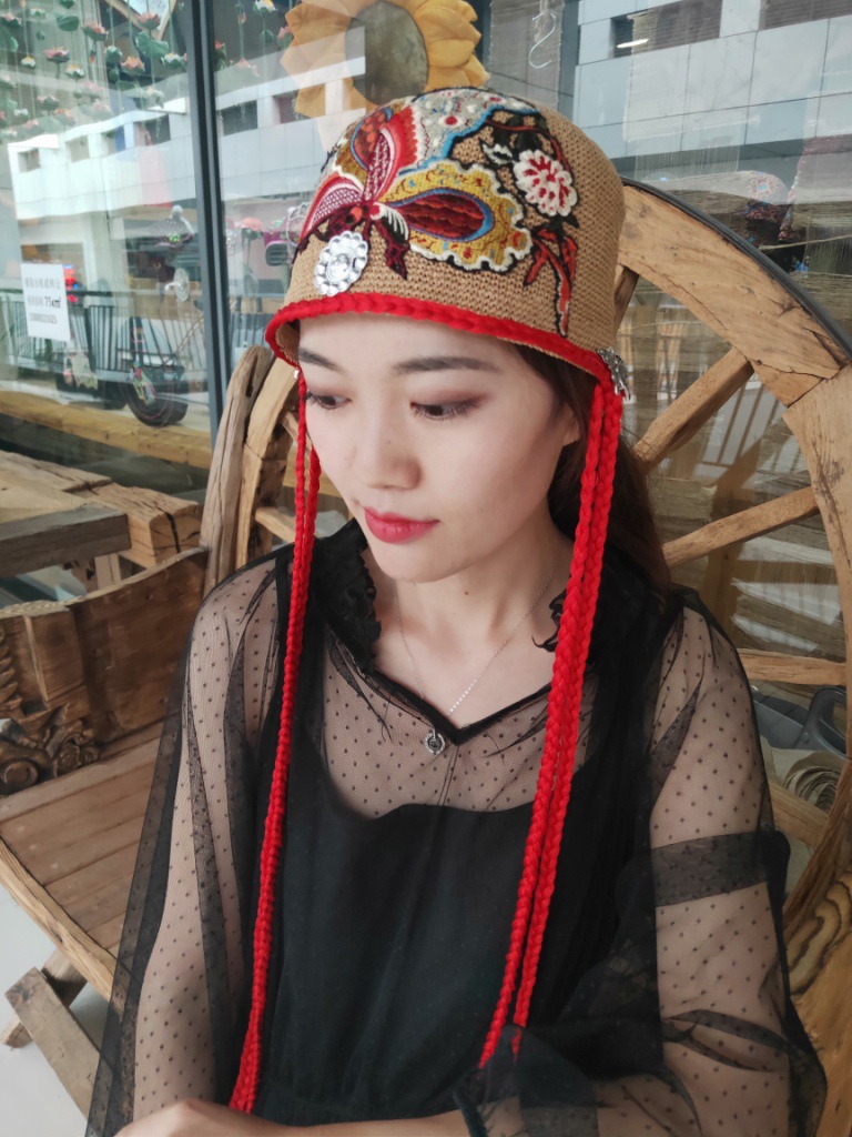 Ethnic retro straw hat
