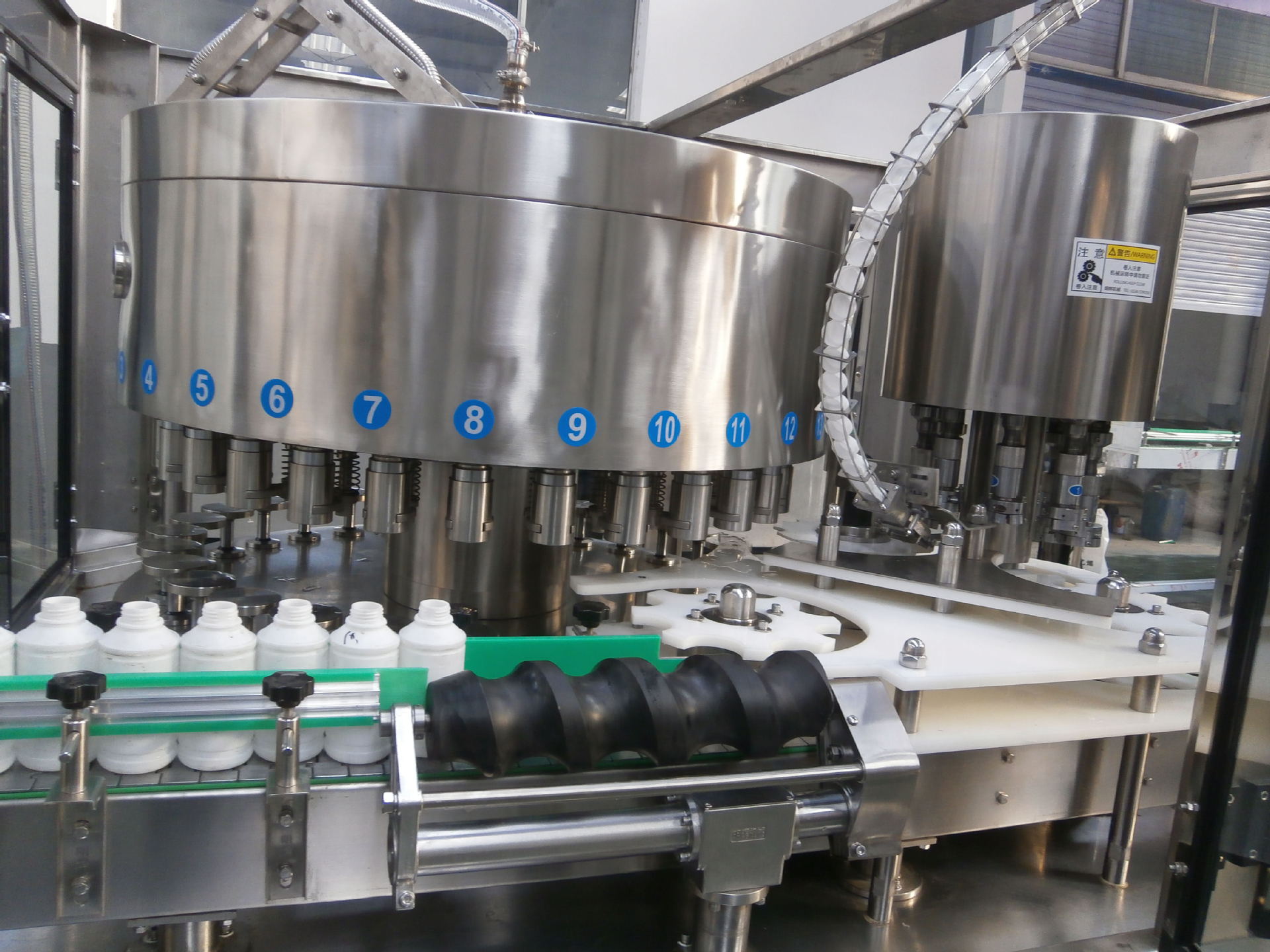 ZGF30-8食品级不锈钢制高精度液体灌装机