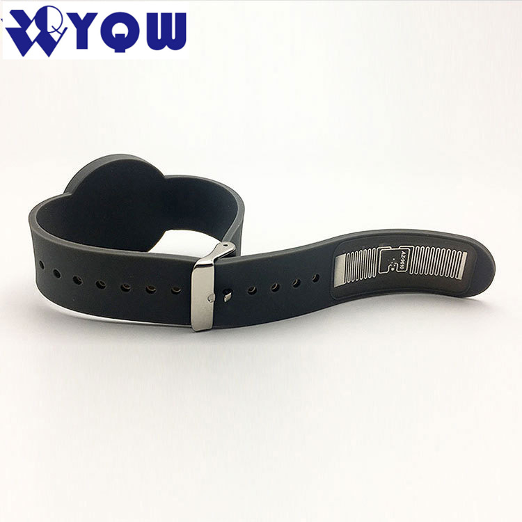 定制RFID双头硅胶腕带双频芯片金属搭扣手环健身洗浴安全防护手环