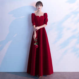 明星敬酒服新娘2024新款红色丝绒气质平时可穿结婚晚礼服连衣裙女