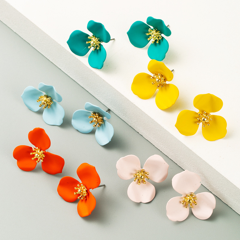 Fashion Exquisite Flower Alloy Earrings display picture 2
