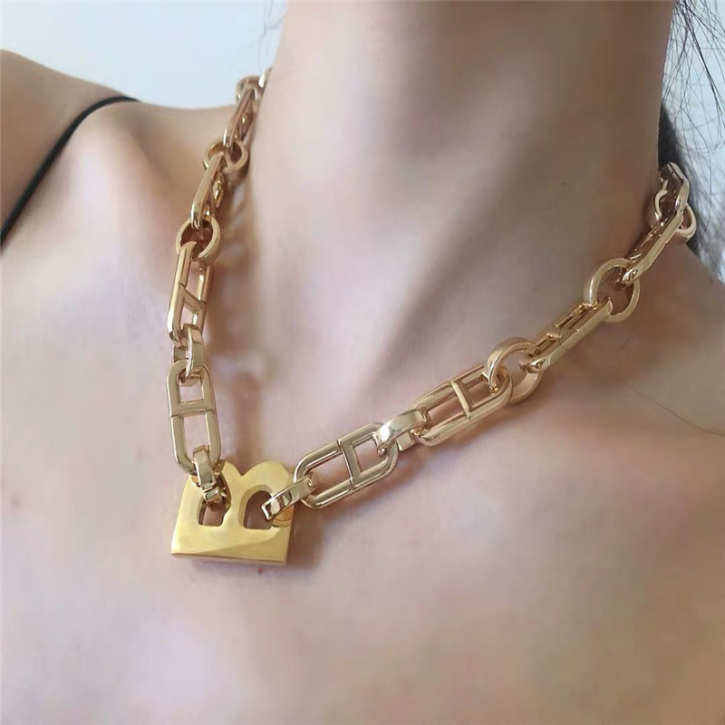 Letter Necklace Thick Chain Hip Hop Style Gold Wide Chain Clavicle Chain Choker Neck Chain Wholesale Nihaojewelry display picture 3
