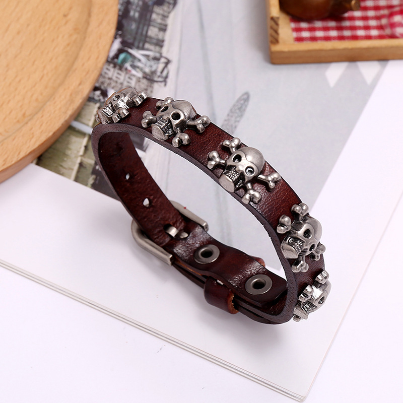 Hot-selling Skull Punk Style Simple Adjustable Men's Cowhide Bracelet Wholesale Nihaojewelry display picture 5