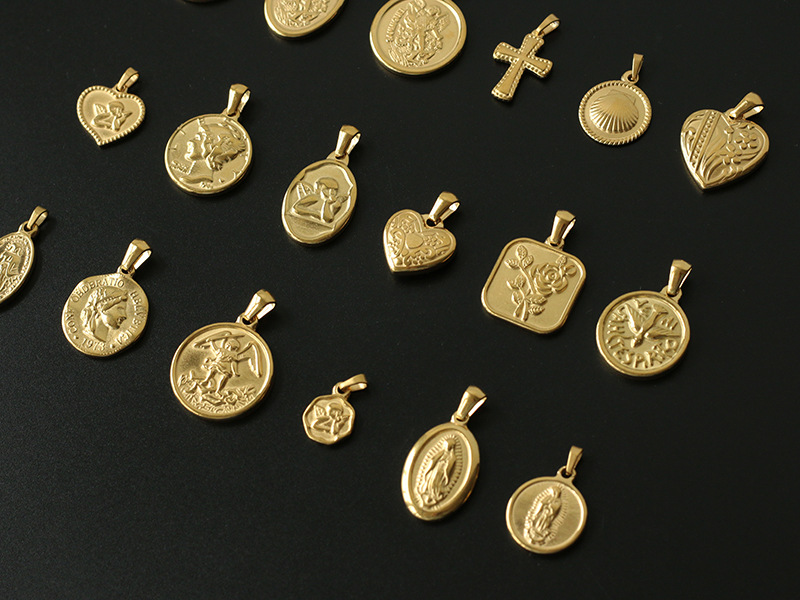 All Seasons Season Polished Finish Retro Style 1 Piece 304 Stainless Steel PVD Coated Real Gold Plated Portrait Cross Virgin Mary Polished Pendant Pendants Jewelry Accessories