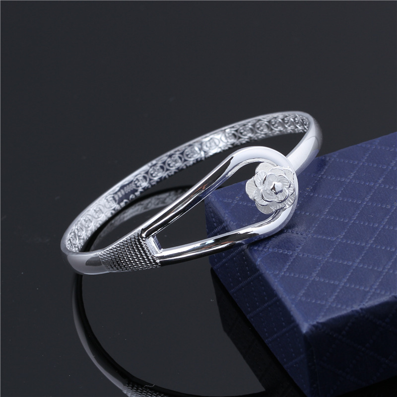 厂家直销 韩版新款女银手镯经典时尚气质花瓣玫瑰花手环 手饰批发