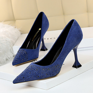 282-5 in Europe and the sexy nightclub show thin heels with suede shallow mouth cat pointed high-heeled party diamond si