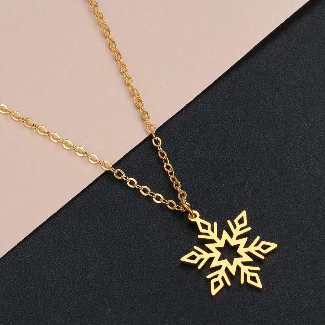 Fashionable transparent pendant