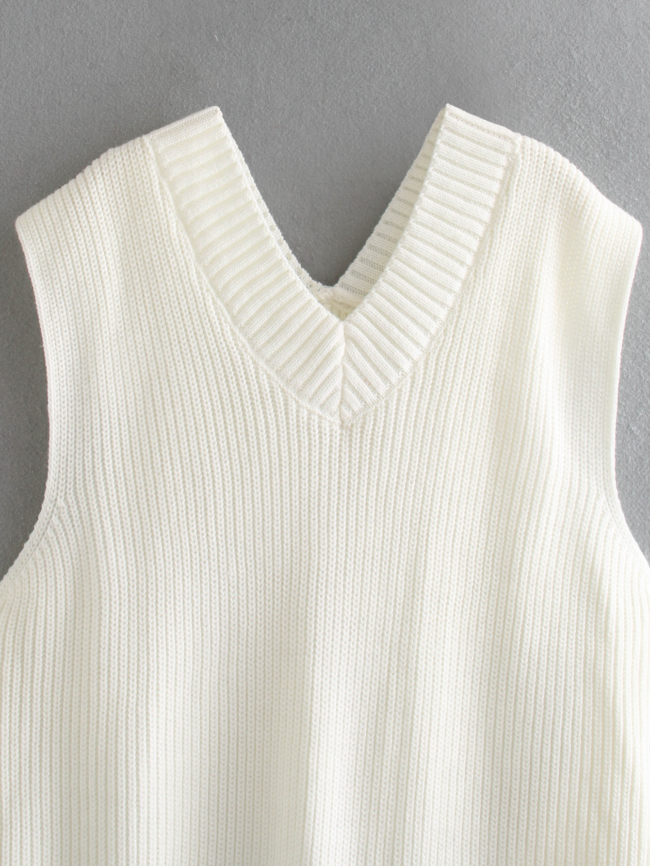 White Loose Split V-neck Sleeveless Knit Vest - Coats & Jackets - Uniqistic.com