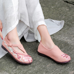 Folk dance Shoes cloth shoes embroidered shoes comfortable ancientry hanfu flat collocation is old Beijing cloth shoes