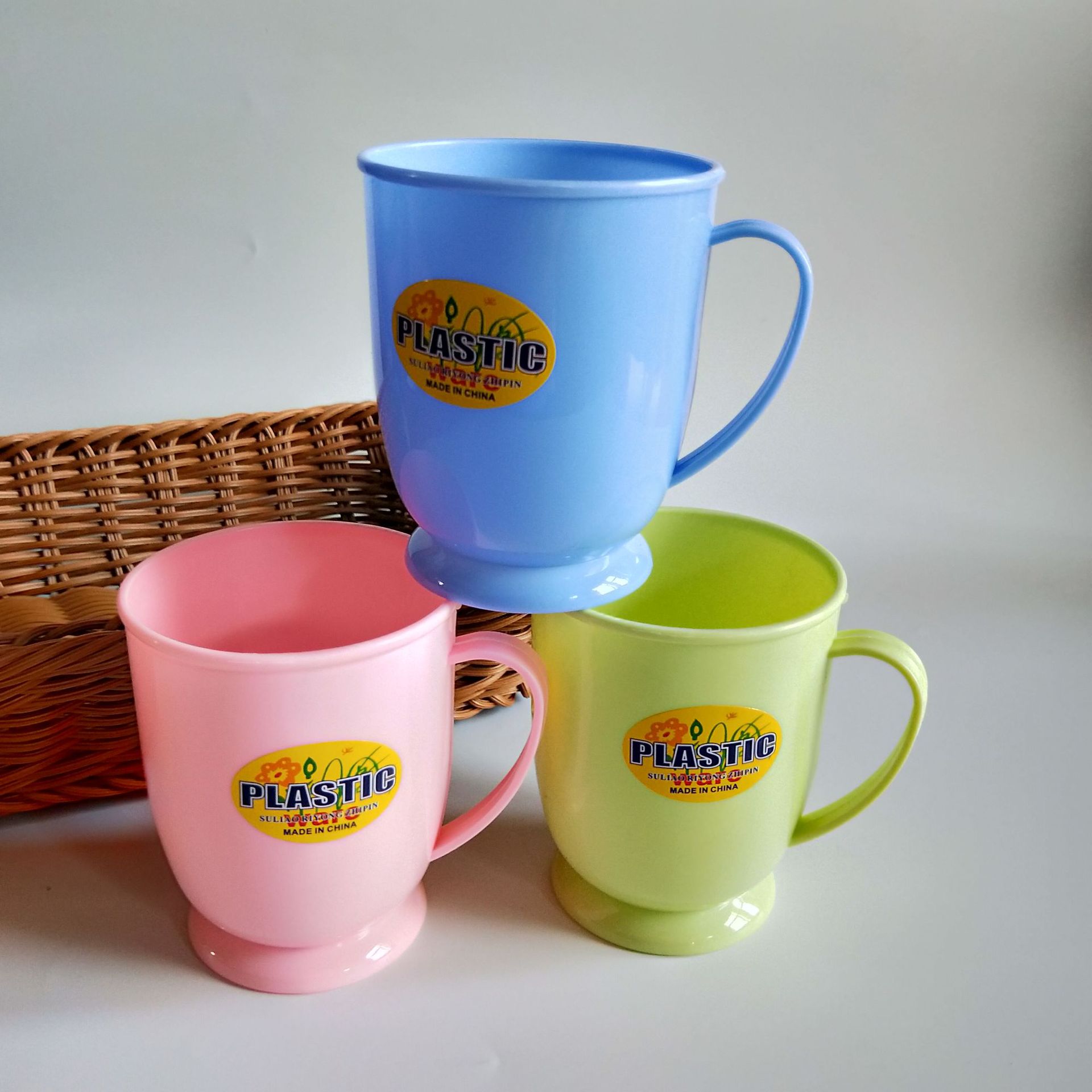 Wanting cup brushing cup small cup plastic cup color tooth cup gift gift goods source