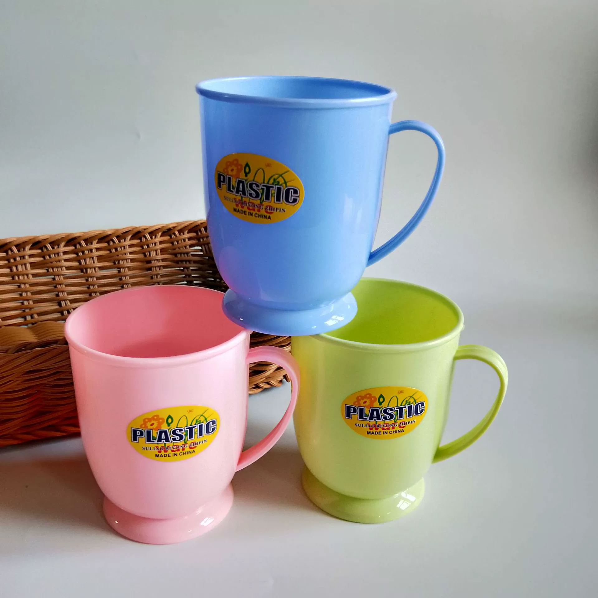 Wanting cup brushing cup small cup plastic cup color tooth cup gift gift goods source