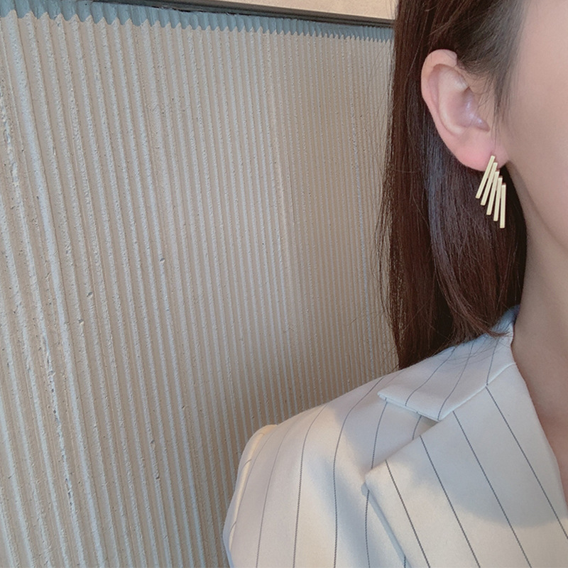 Pendientes geométricos de Bádminton de múltiples capas pendientes de diseño de nicho pendientes de acero de titanio de estilo frío simple elegante estilo coreano