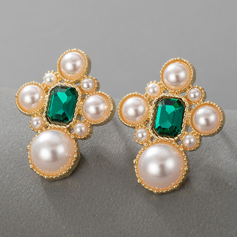 Fashion Retro Green Crystal Earrings display picture 3