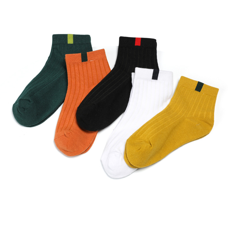 Unisex/Men and women can be simple and solid color in the tube socks