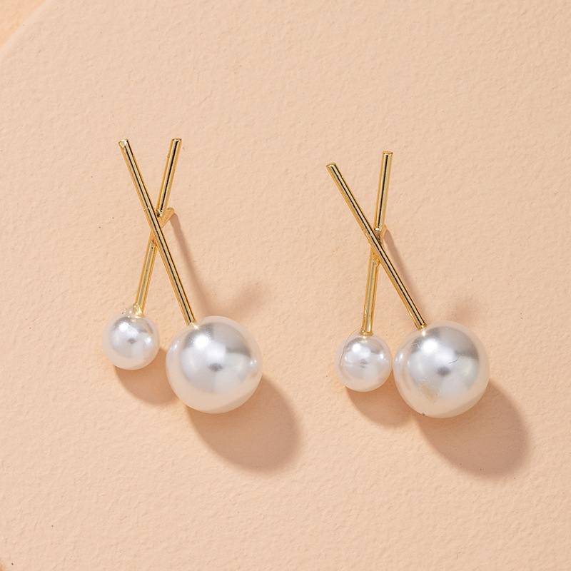 S925 Silver Pearl Earrings display picture 1