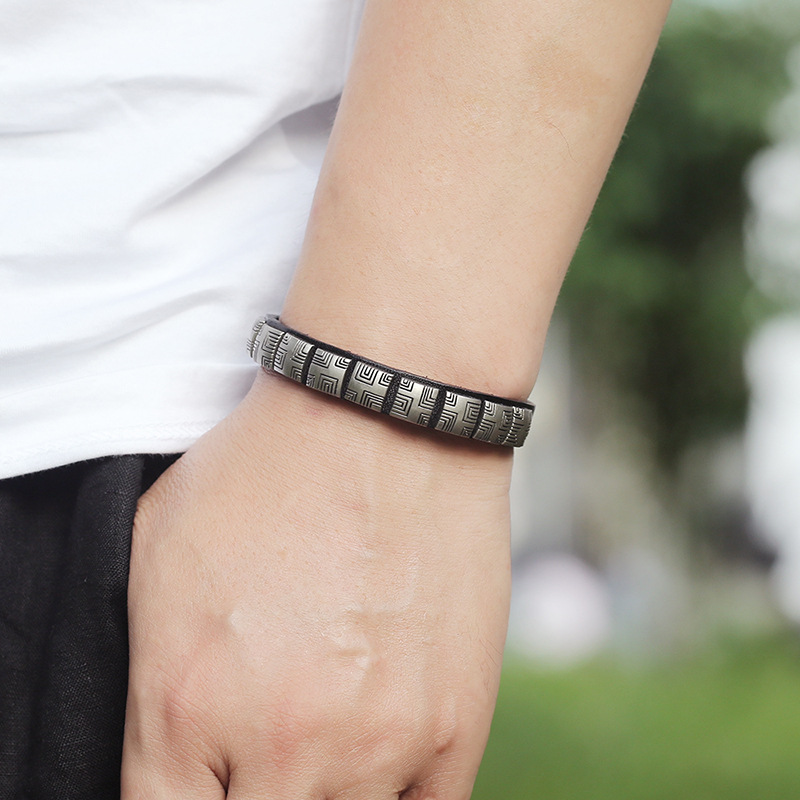 Hot-selling  punk fashion retro simple and versatile adjustable men’s jewelry cowhide bracelet nihao