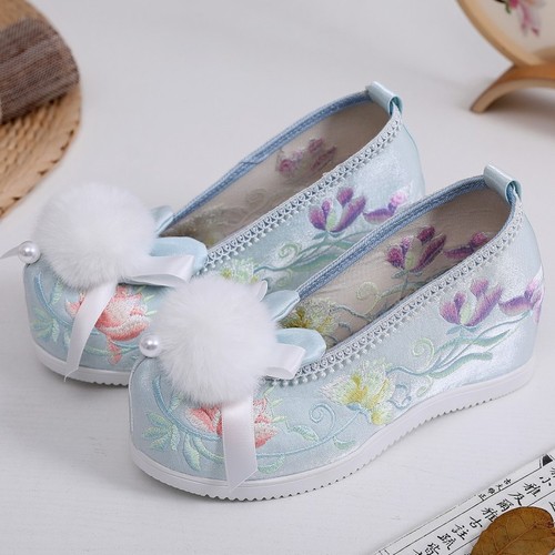 Women Hanfu hair ball bow shoes embroidery shoes female ancient folk Hanfu shoes ancient wind daily embroidery inside the high warped head shoes