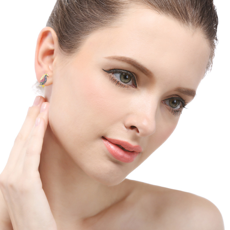 Chapado en oro a todo color diamante s925 pendientes de plata dulce fresco Mori ins pendientes fuente fábrica al por mayor