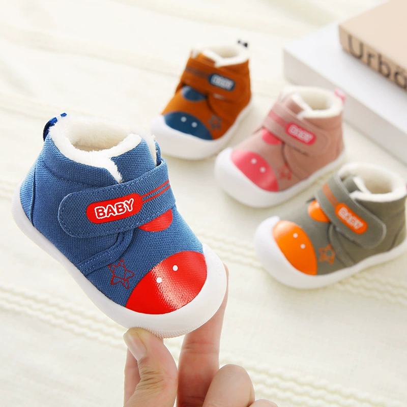 Зимние детские ботинки 2023 года, новые, нескользящие, с мягкой подошвой, утепленные флисом, для мальчиков и девочек, оптом