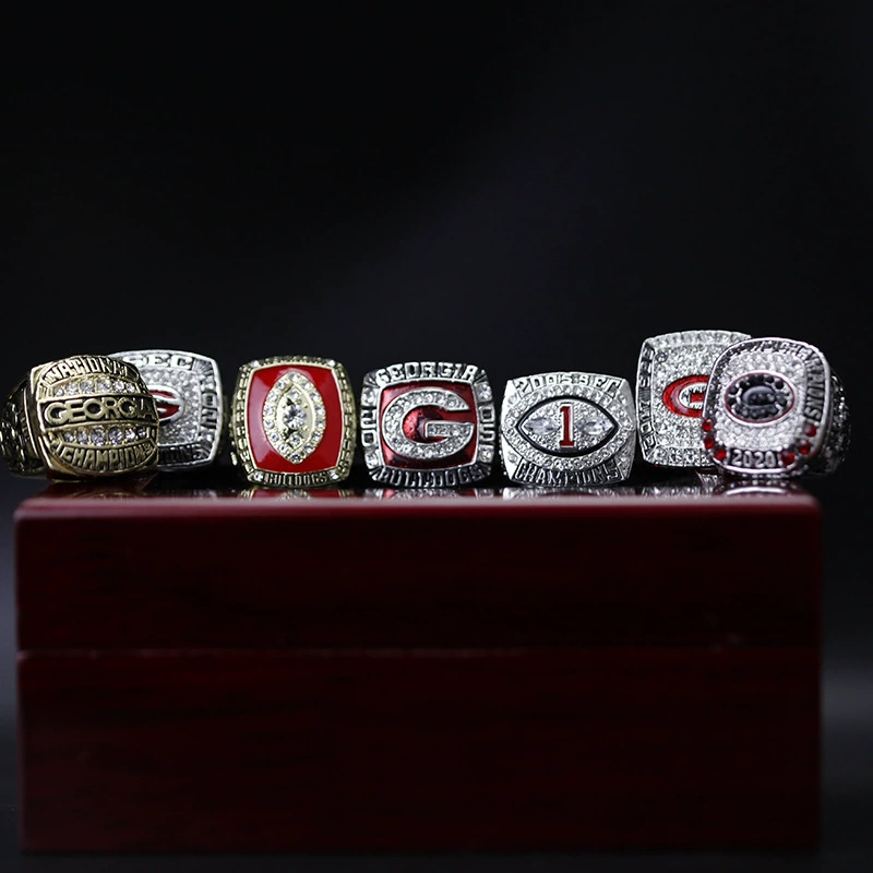 Реплика чемпионского кольца Университета Джорджии Bulldogs, набор из 7 предметов (NCAA)