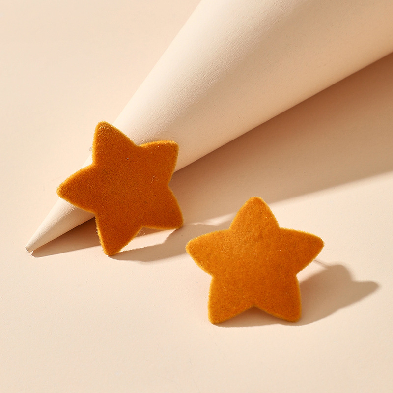 Simple And Playful Style Spring And Summer Sweet Japanese Cute Retro Hong Kong Style Five-pointed Star Earrings Wholesale Nihaojewelry display picture 3