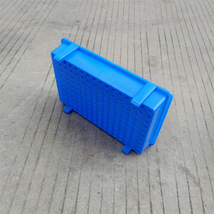 电池塑料盒 多规格电池盒 周转盒全新PP塑料盒 四脚锂电池收纳箱