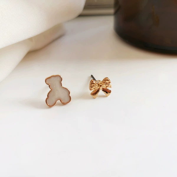 H2363 Bear earr