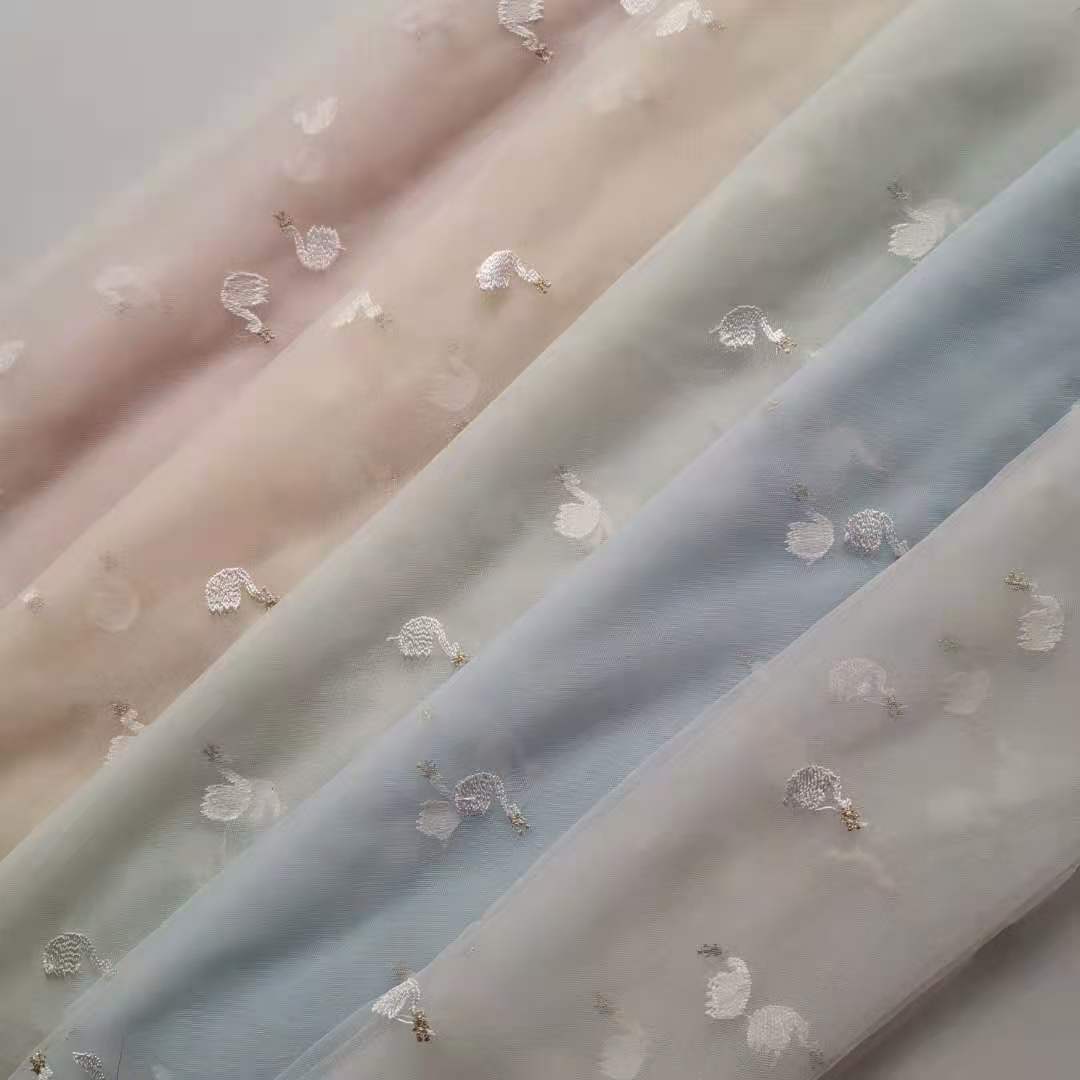 【厂家直销】轻柔丝滑锦特密网小天鹅立体刺绣 小清新网纱 现货