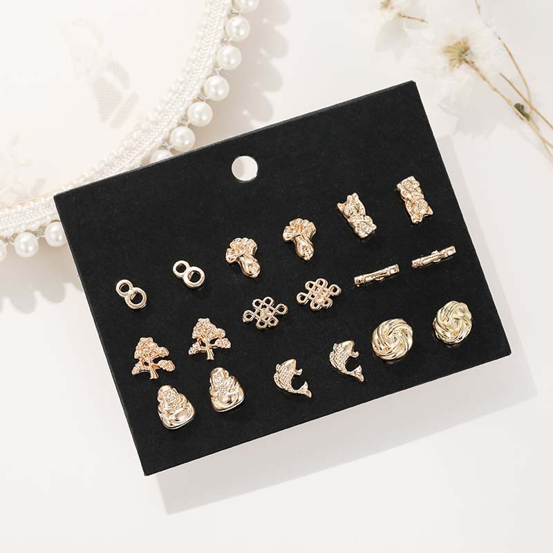 Fashion New Retro Simple Golden All-match Alloy Earring Set For Women display picture 5