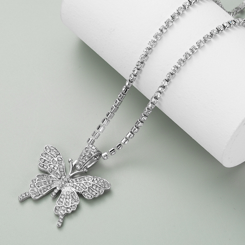 Fashion High-end Butterfly Pendant Necklace display picture 4