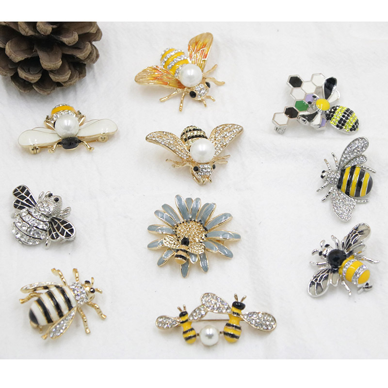 11g Weight Rhinestones Inlay Material Retro Pin Flower Imitation Pearl Alloy Enamel Rhinestones Women'S Brooches