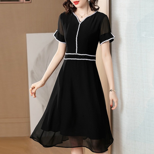 Chiffon dress women’s European and American fashion V-neck short sleeve waist show thin embroidery black skirt