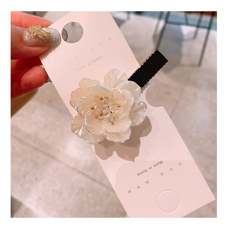 Korean Retro Small Fragrance Style Handmade Shell Flowers White Wild Headband Jewelry Wholesale Nihaojewelry display picture 13