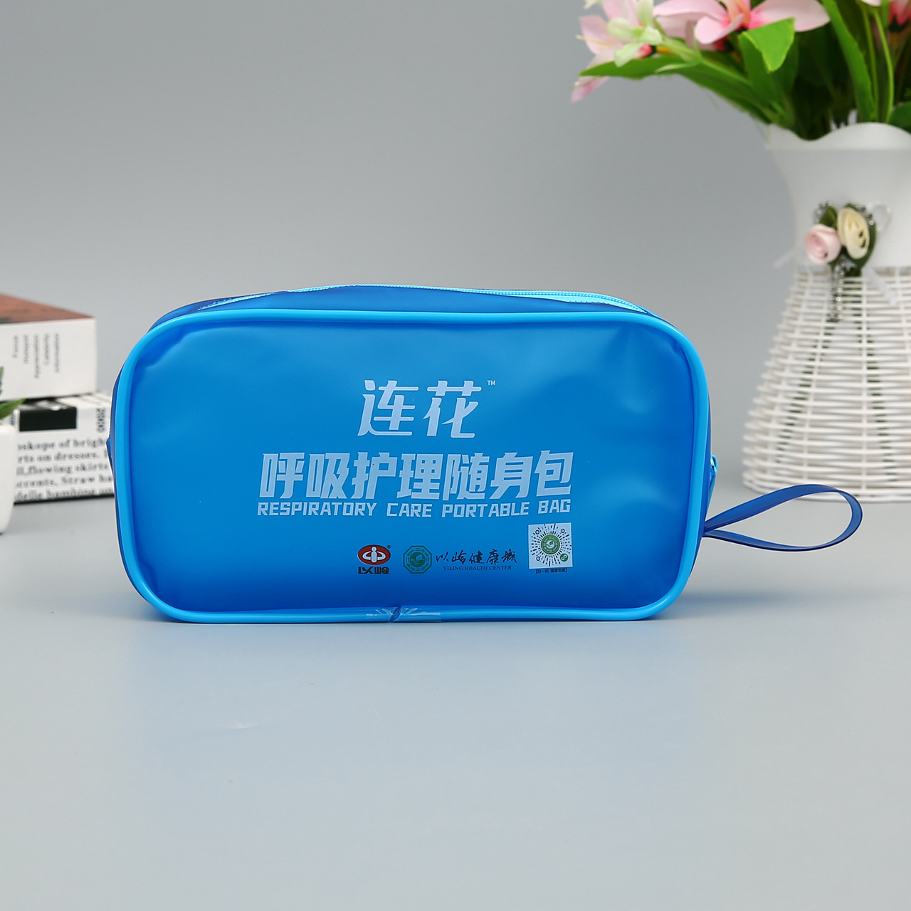 PVC半透明胶骨手提拉链袋护理随身包厂家批发 自封袋制定logo