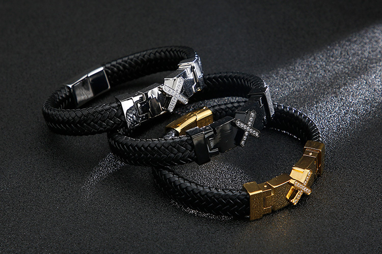 1 Piece Fashion Solid Color Cowhide Titanium Steel Inlay Zircon Menu0027S Bangle