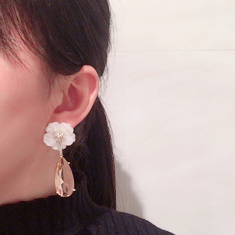 Boucles D'oreilles Fleur S925 Argent Aiguille Pétales Printemps Long Gland Luxe Grande Goutte D'eau Boucles D'oreilles En Gros Nihaojewelry display picture 3