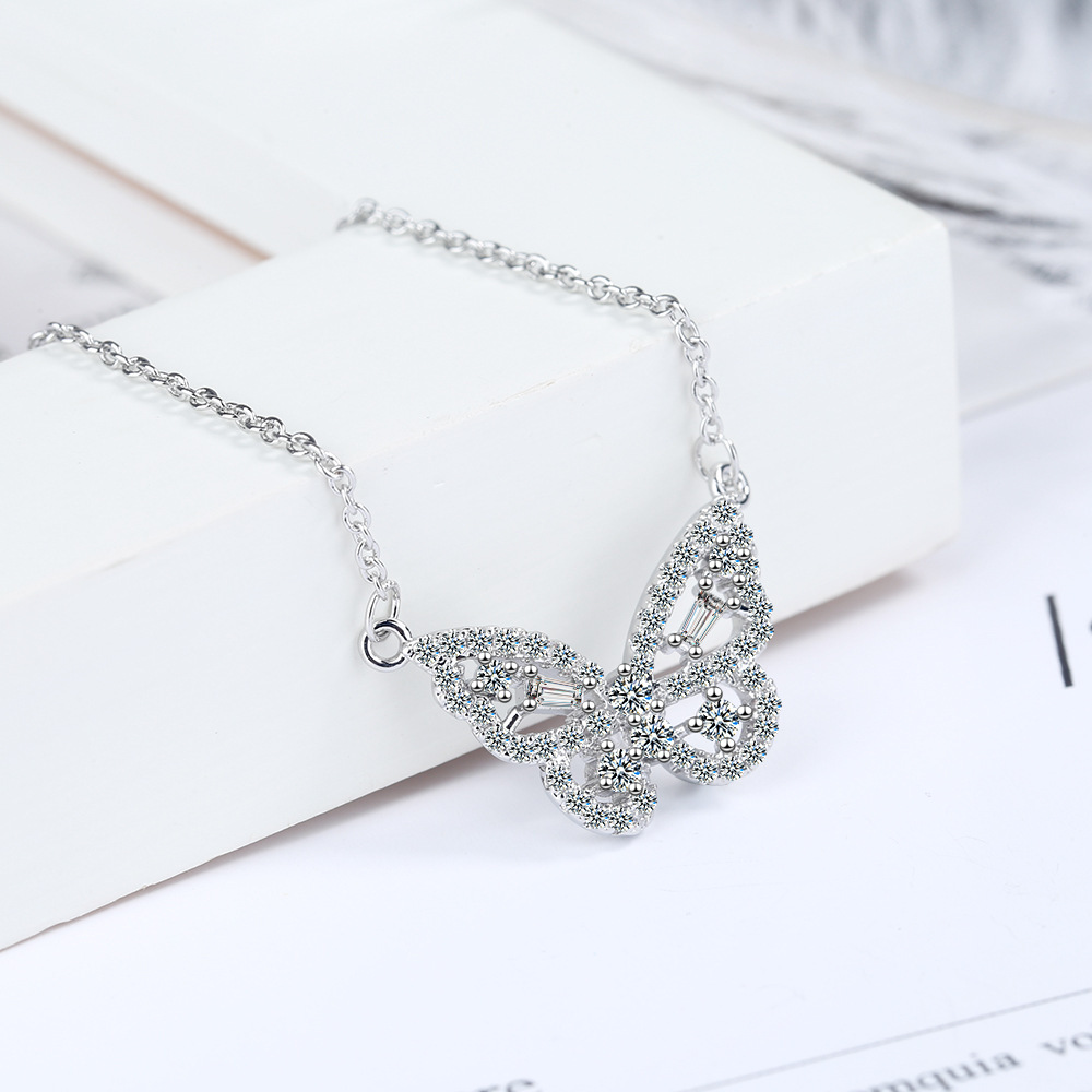 Fresh and Sweet Korean Style Flash Diamond Butterfly Necklace Women's Short Clavicle Chain